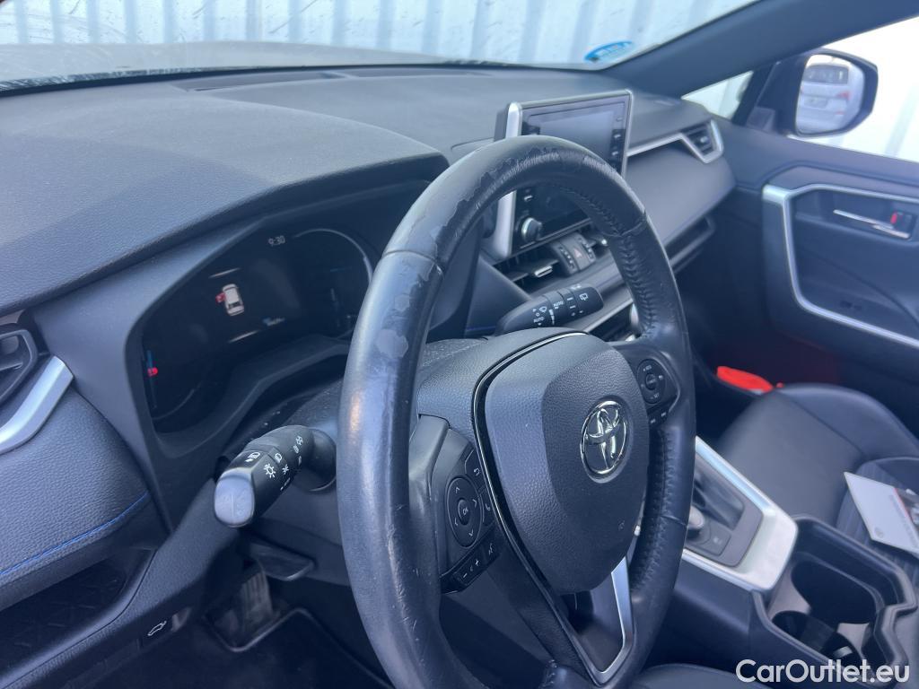  Toyota  RAV4 TOYOTA  / 2018 / 5P / todoterreno 2.5l 220H Style 4WD #27