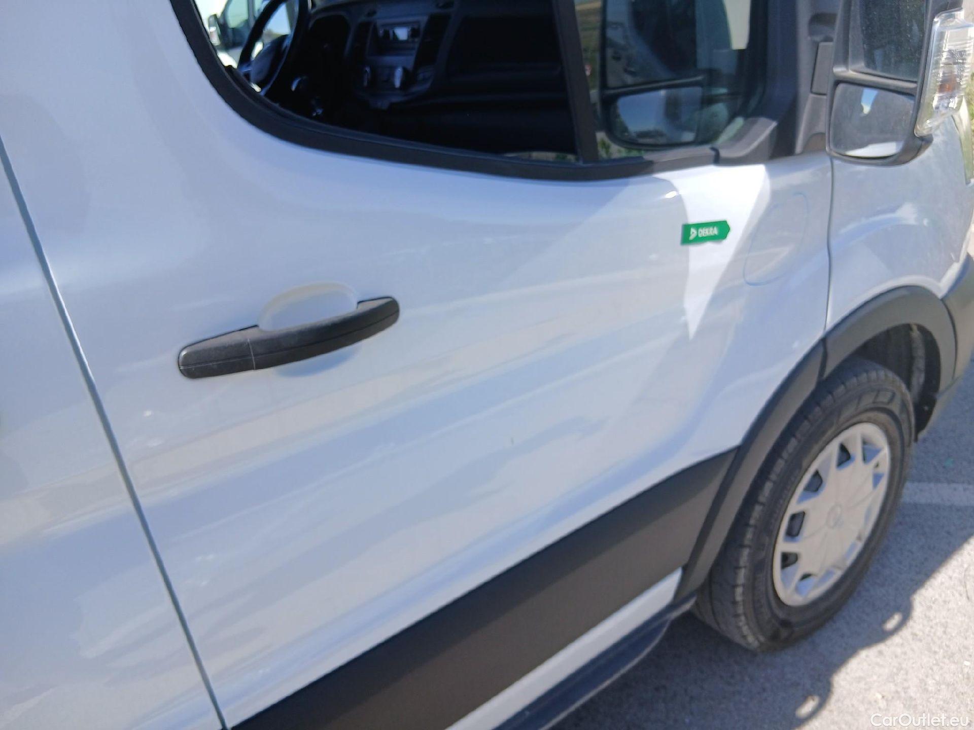  Ford  Transit FORD  / 4P / 350 130 CV L2H2 Van Trend FWD #33