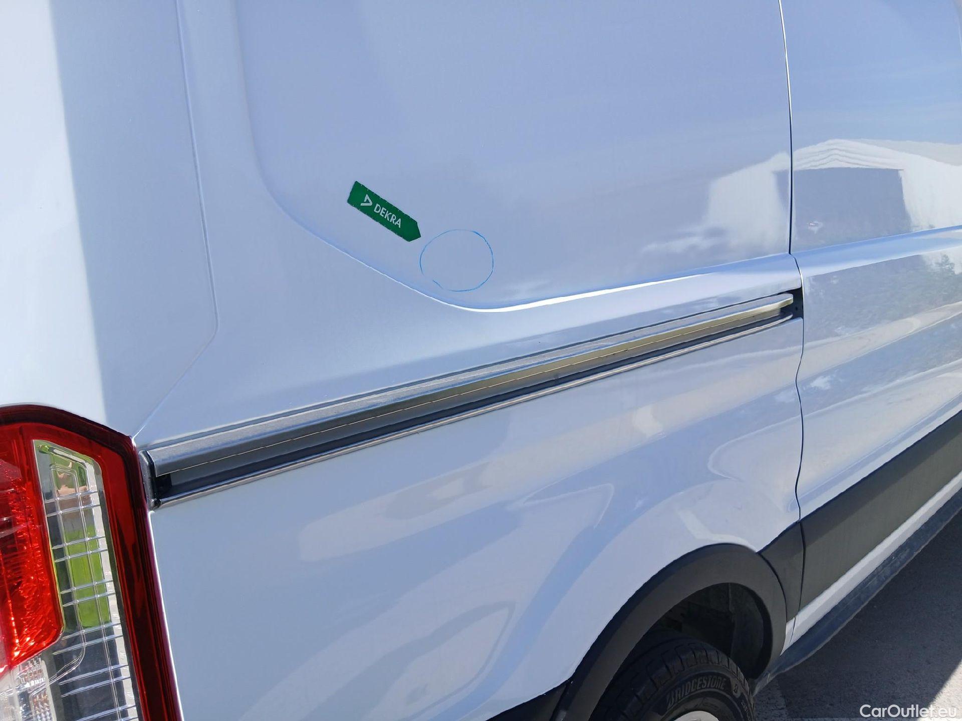  Ford  Transit FORD  / 4P / 350 130 CV L2H2 Van Trend FWD #28