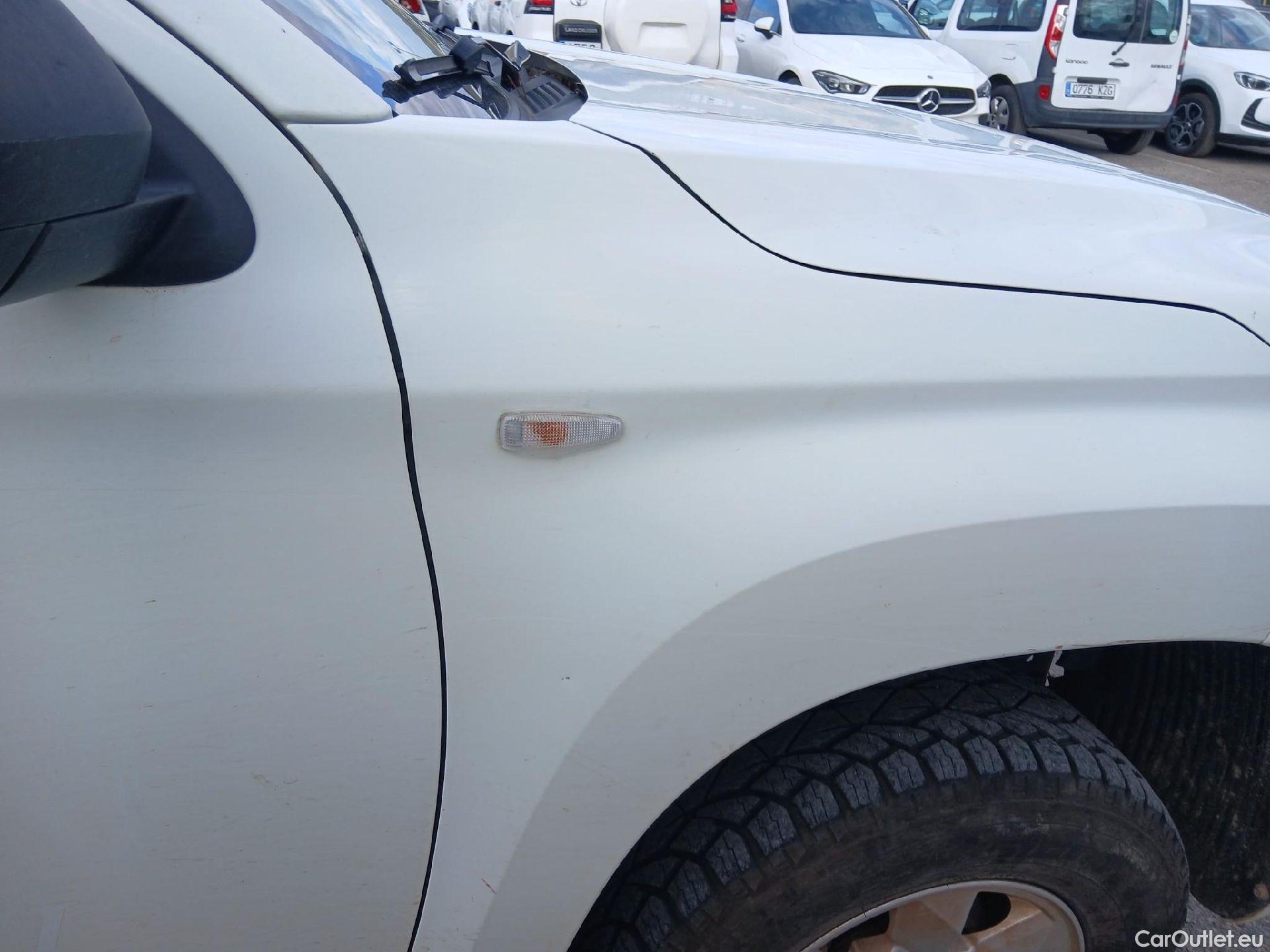  Mitsubishi  L200 MITSUBISHI  / 2019 / 4P / pickup doble cabina D/C 220 DI-D M-Pro Auto #40