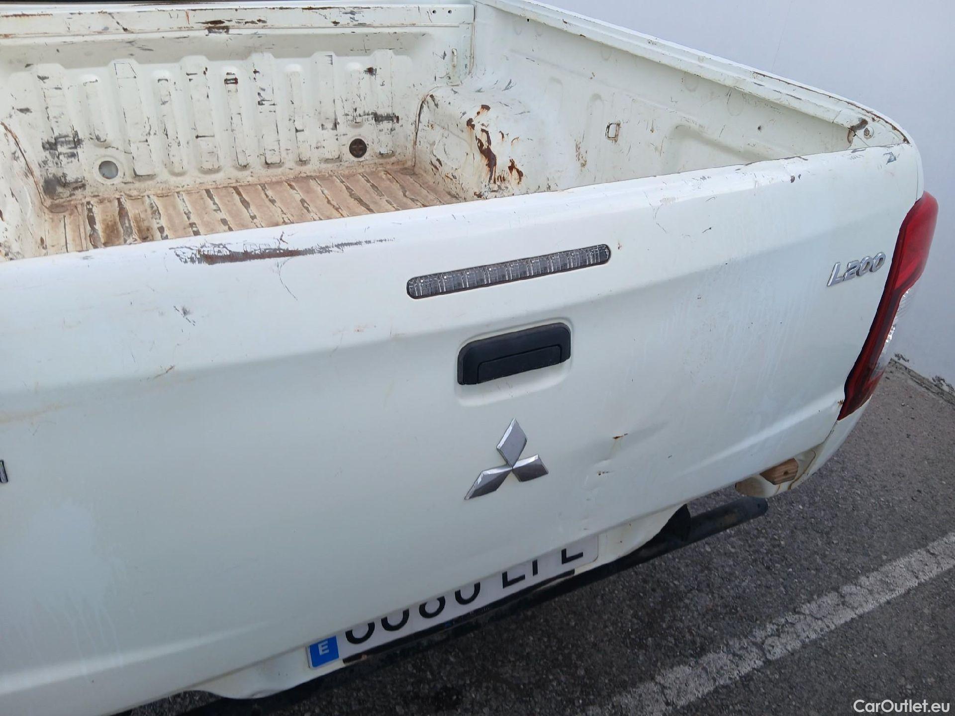  Mitsubishi  L200 MITSUBISHI  / 2019 / 4P / pickup doble cabina D/C 220 DI-D M-Pro Auto #27