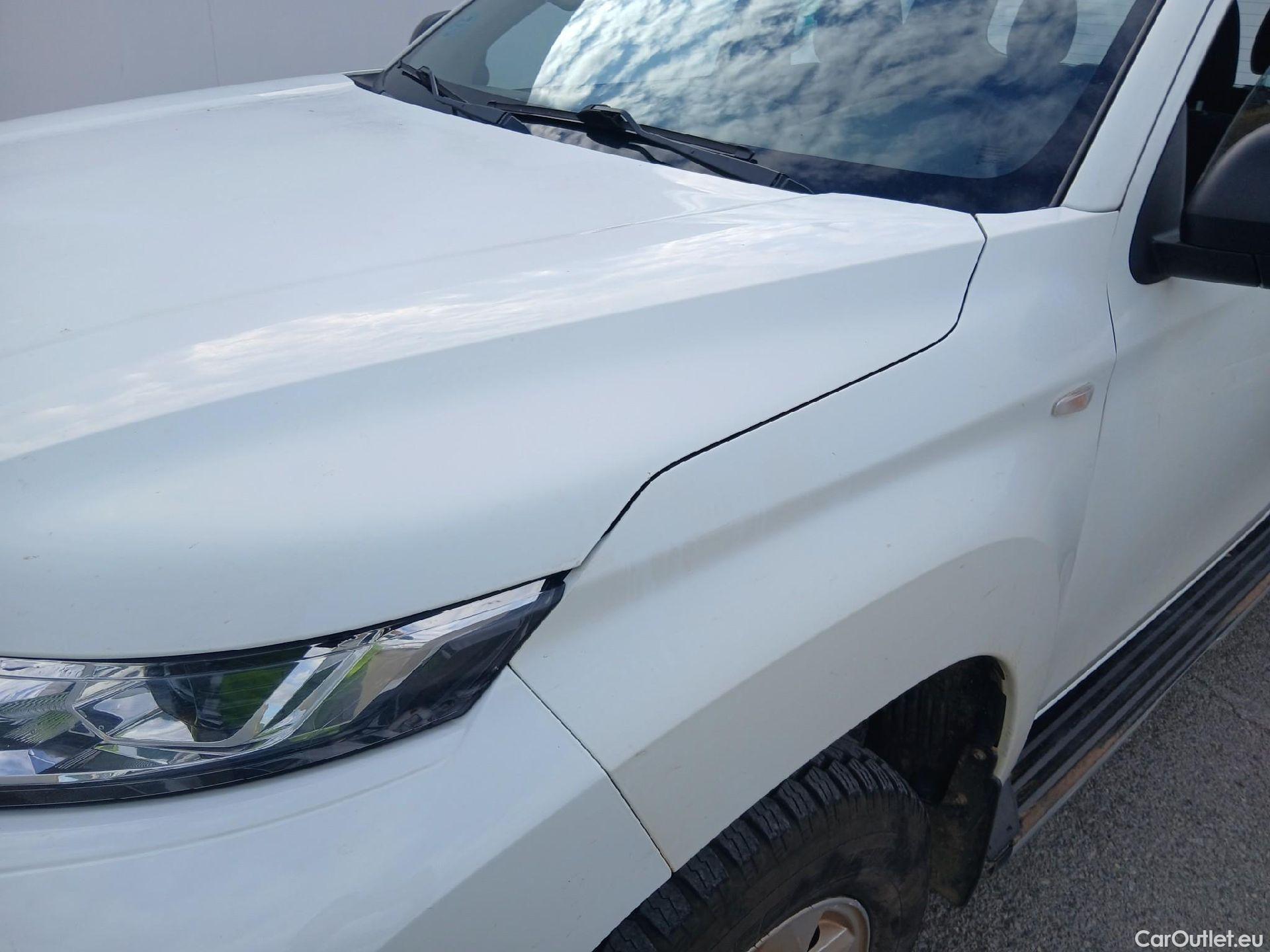  Mitsubishi  L200 MITSUBISHI  / 2019 / 4P / pickup doble cabina D/C 220 DI-D M-Pro Auto #8