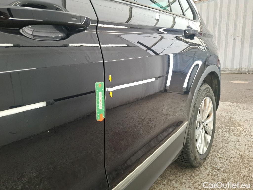  Volkswagen  Tiguan VOLKSWAGEN  / 2020 / 5P / SUV 2.0 TDI 150 DSG7 Life Business #9