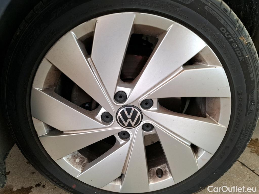  Volkswagen  Golf  VIII Berline Style 1st 2.0 TDI 150CV BVA7 E6d #8