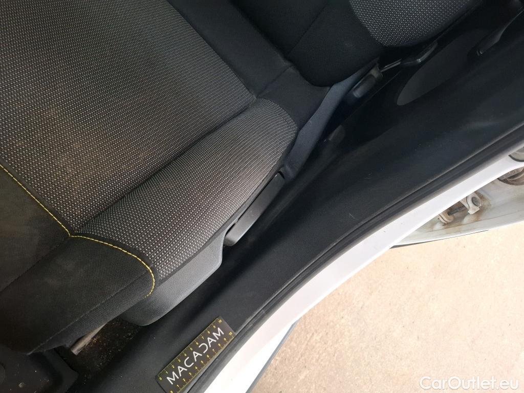  Citroen  C3  Société Feel 1.5 BlueHDI 100CV BVM5 E6dT #1