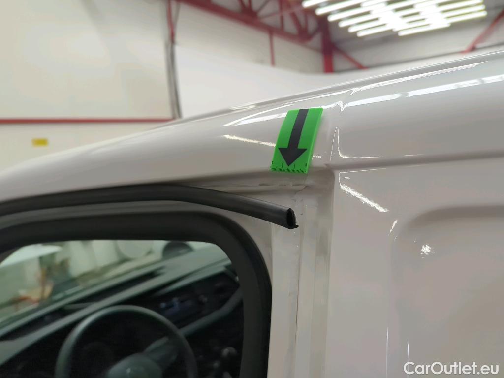  Volkswagen  Transporter KR 2.0 TDI 81KW #16