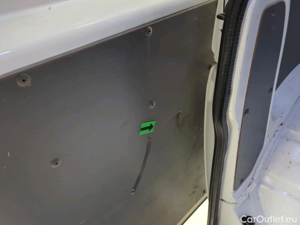 Volkswagen  Transporter KR 2.0 TDI 81KW #25