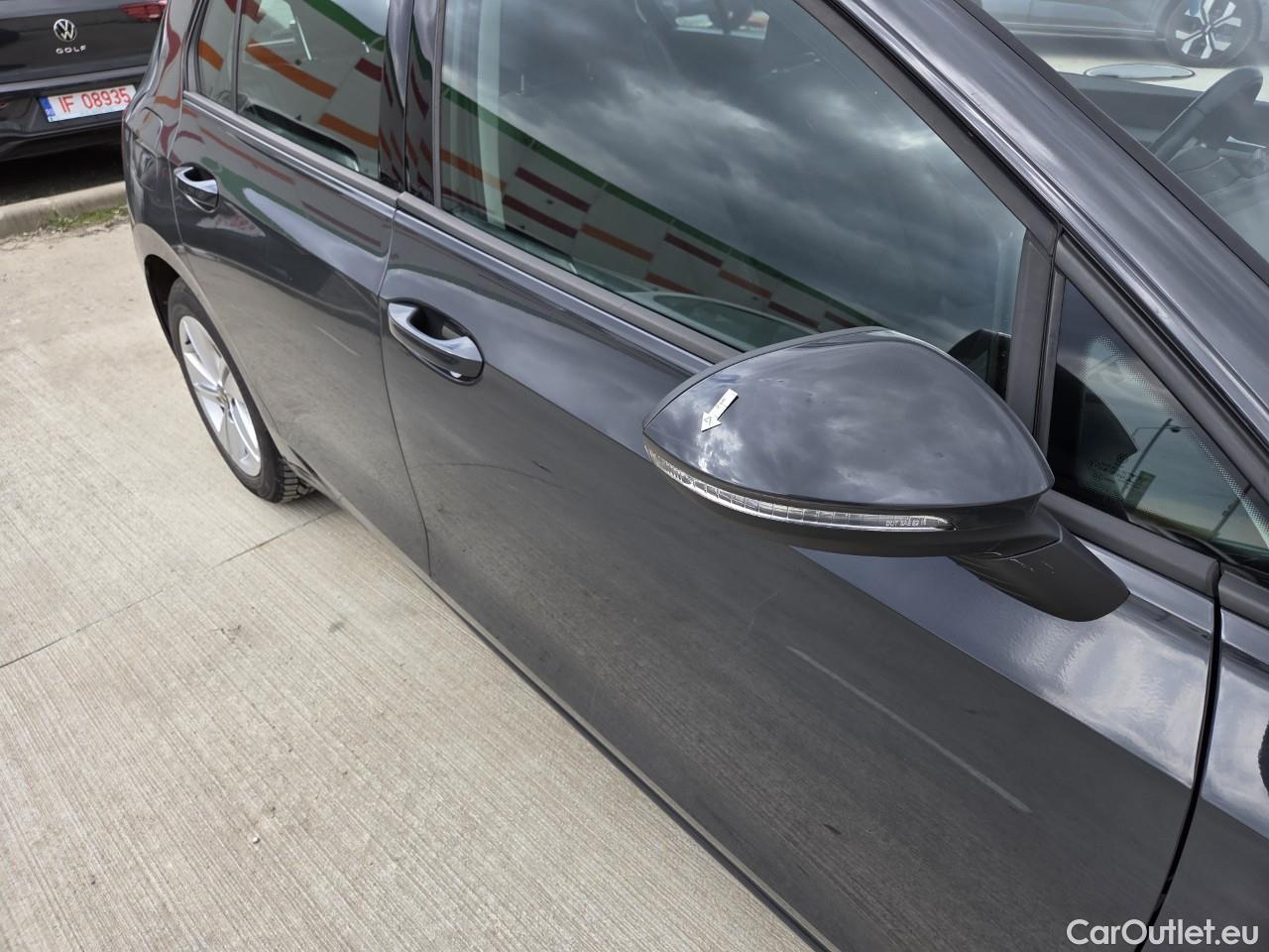  Volkswagen  Golf  Life 1.0 TSI #40