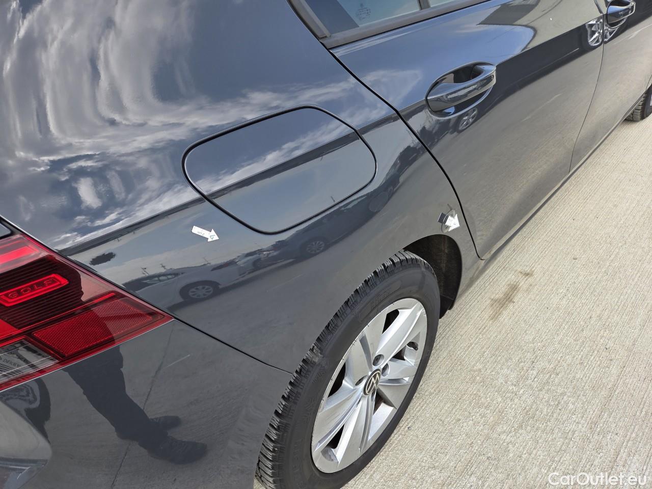  Volkswagen  Golf  Life 1.0 TSI #35