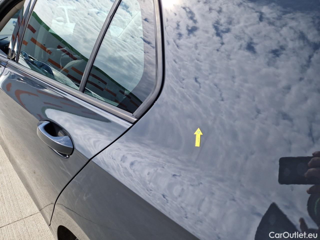  Volkswagen  Golf  Life 1.0 TSI #39