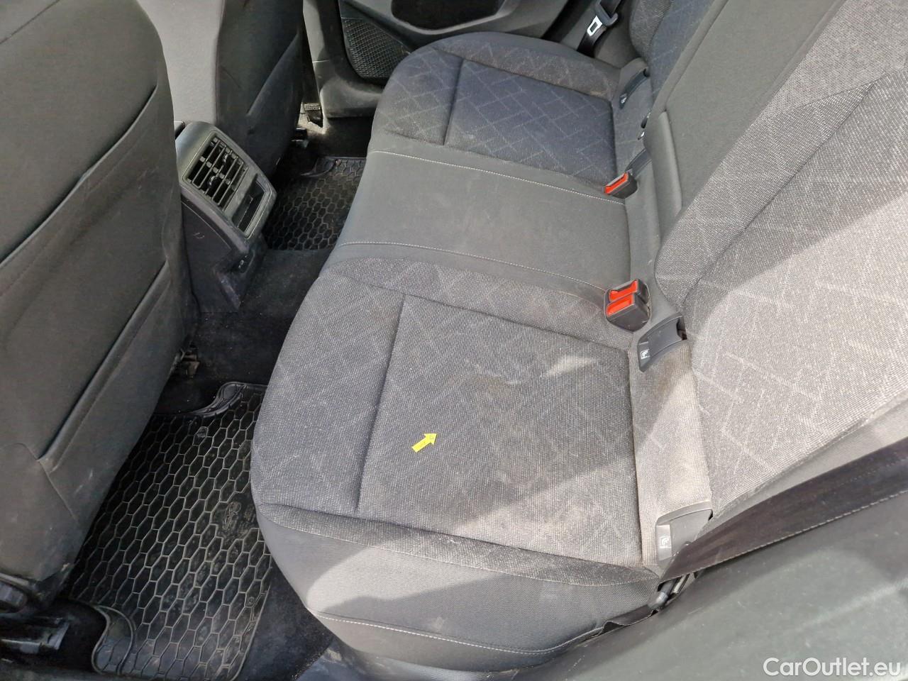  Volkswagen  Golf  Life 1.0 TSI #57