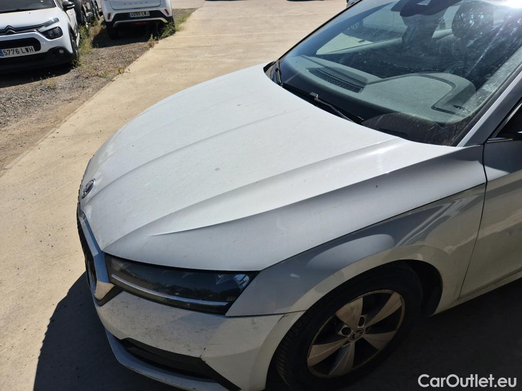  Skoda  Octavia SKODA  / 2020 / 5P / familiar Combi 1.0 TSI 81kW(110CV) DSG mHEV Ambi. #9