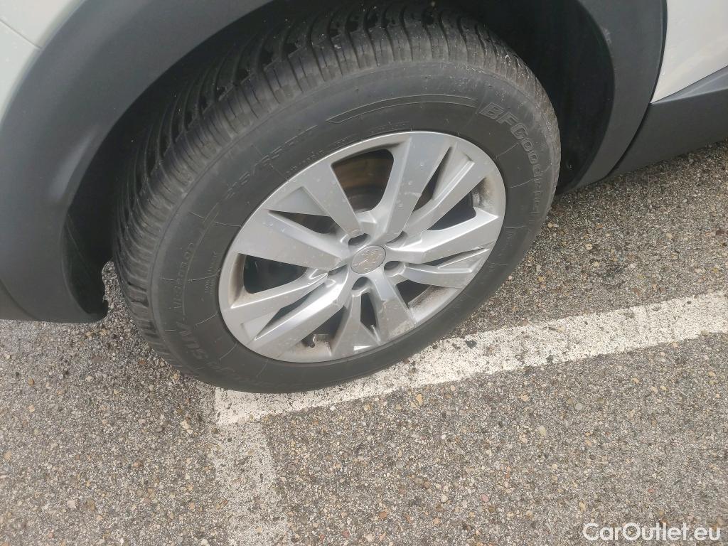  Peugeot  3008 PEUGEOT  / 2020 / 5P / todoterreno 1.2 PureTech 96KW S&S Active Pack EAT8 #5