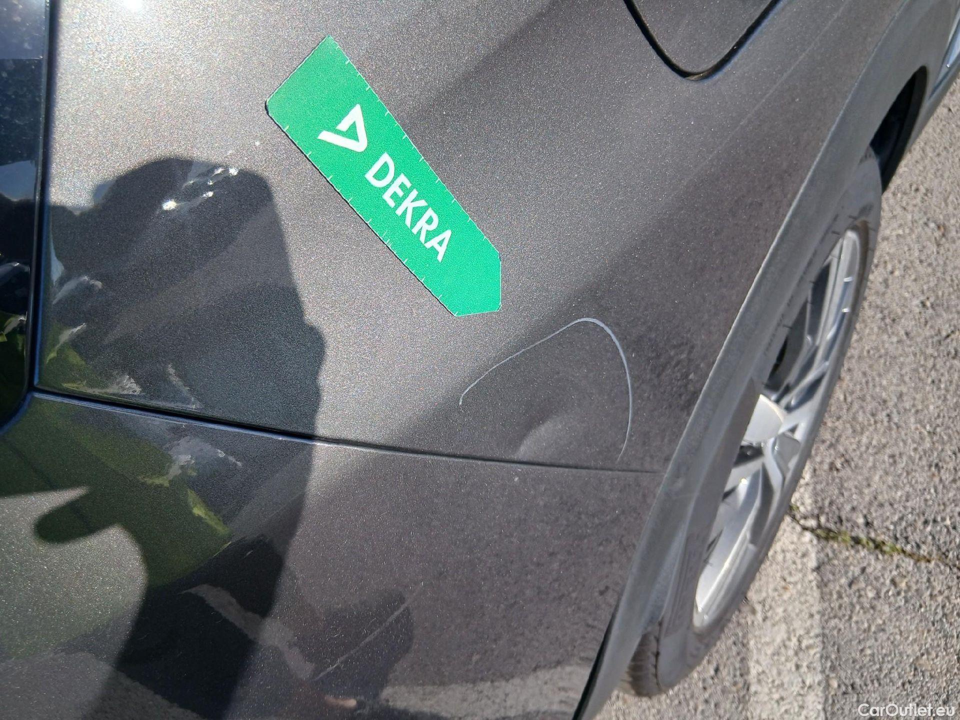  Peugeot  3008 PEUGEOT  Hybrid / 5P / 225 CV e-EAT8 Allure 13 kWh #27
