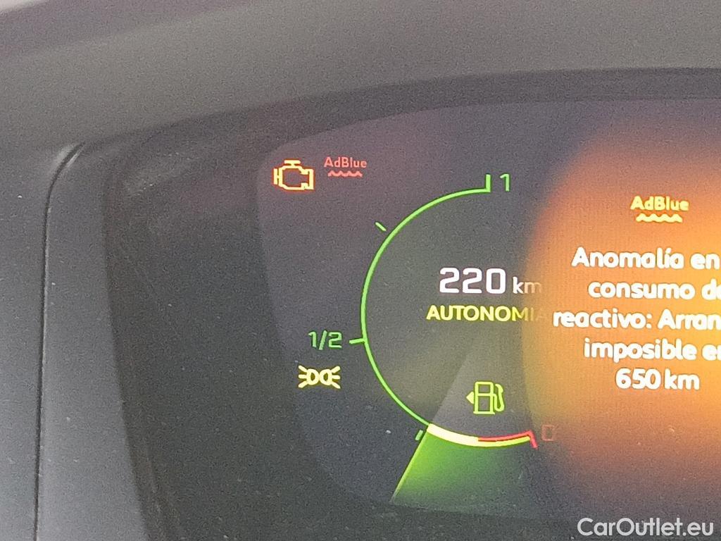  Peugeot  2008  Allure Pack 1.5 HDi 130CV AT8 E6d #23