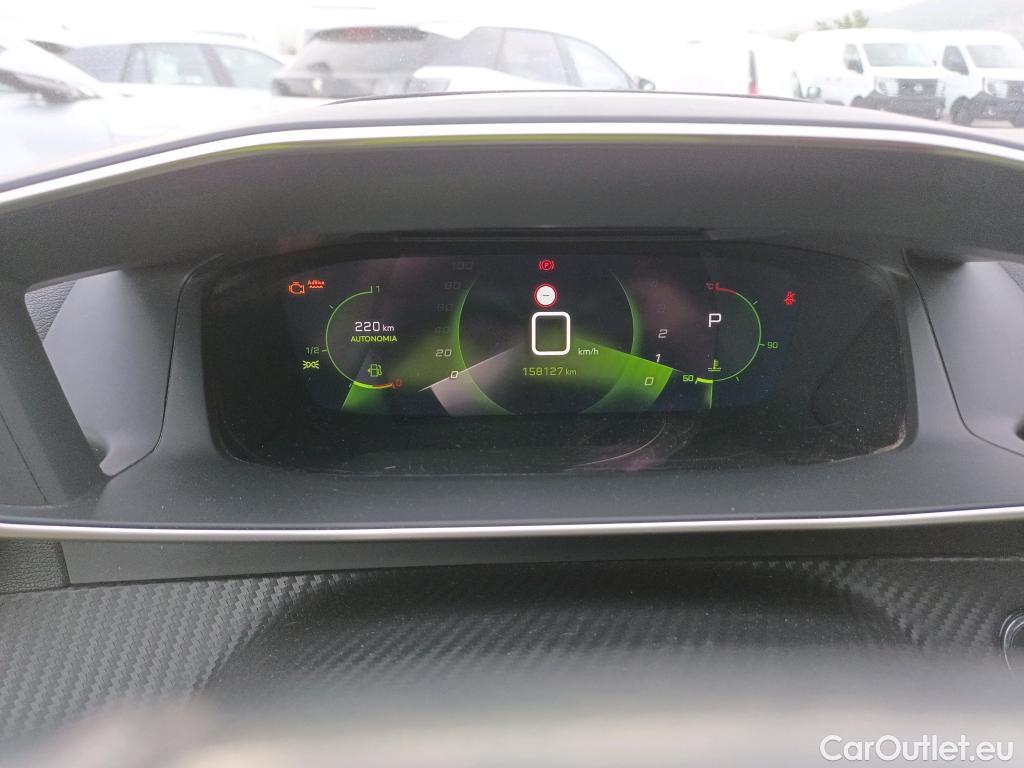  Peugeot  2008  Allure Pack 1.5 HDi 130CV AT8 E6d #22