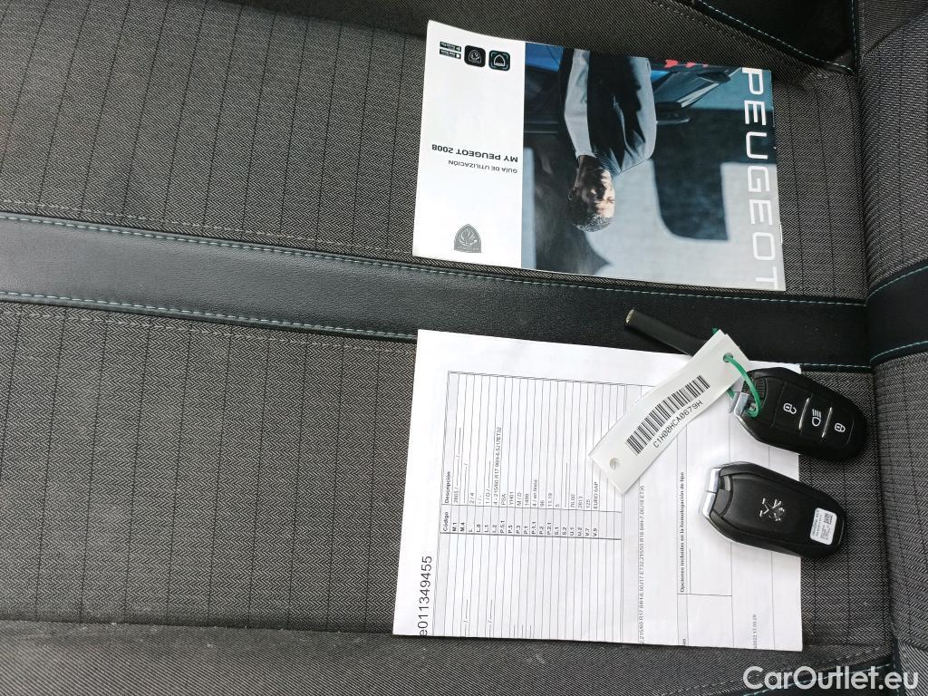  Peugeot  2008  Allure Pack 1.5 HDi 130CV AT8 E6d #15