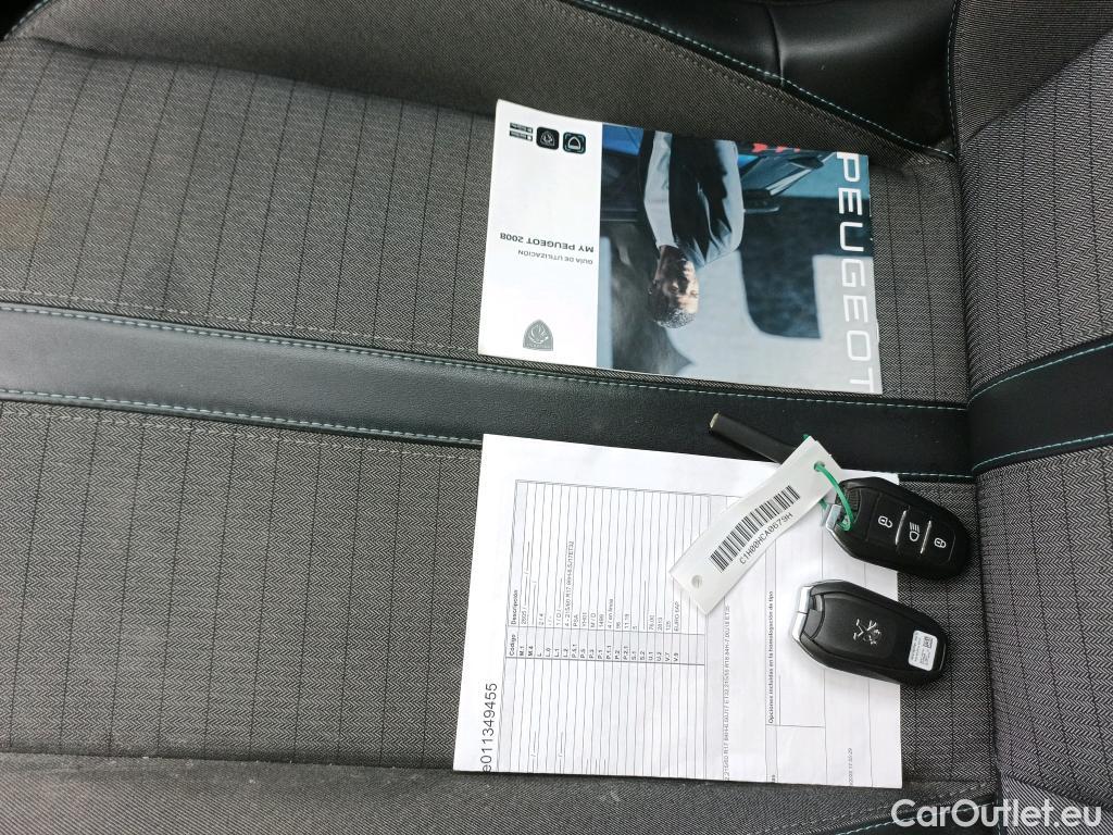  Peugeot  2008  Allure Pack 1.5 HDi 130CV AT8 E6d #14