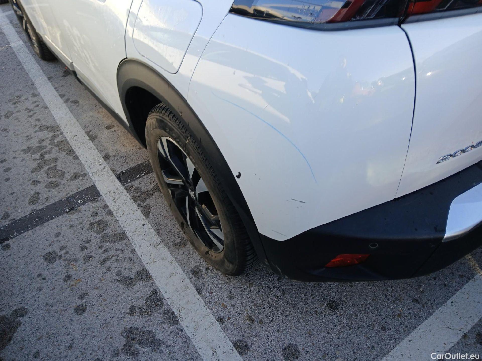  Peugeot  2008 PEUGEOT  / 2019 / 5P / todoterreno Allure BlueHDI 81kW (110CV) #15