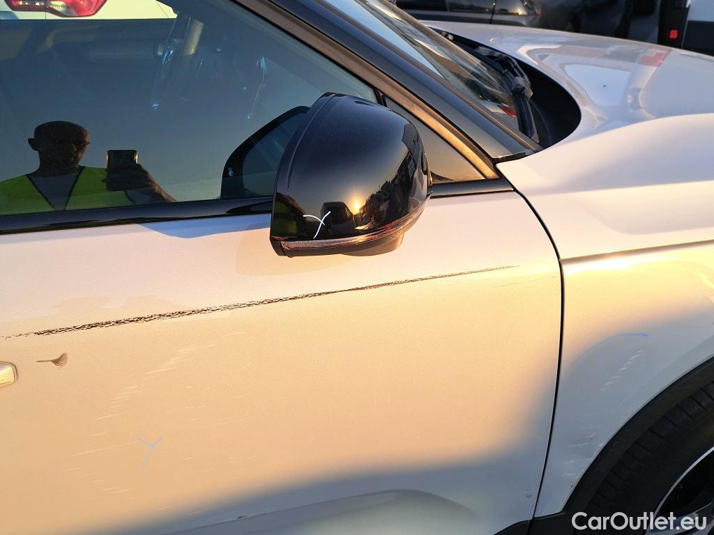  Volvo  XC 40 VOLVO XC40 / 2017 / 5P / todoterreno 1.5 T3 R-Design Auto #25