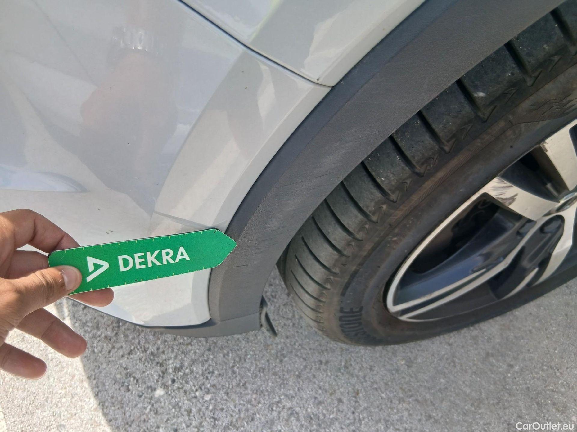  Volvo  XC 40 VOLVO XC40 / 2017 / 5P / todoterreno 1.5 T4 Twin Recharge R-Design Auto #6