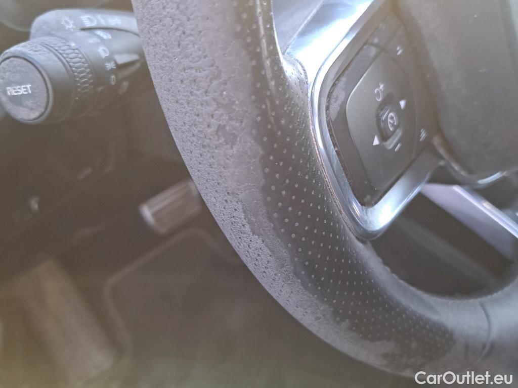  Volvo  XC 40 VOLVO XC40 / 2017 / 5P / todoterreno 1.5 T3 R-Design Auto #18