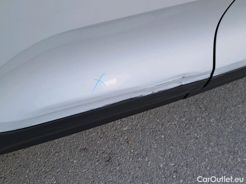  Volvo  XC 40 VOLVO XC40 / 2017 / 5P / todoterreno 1.5 T3 R-Design Auto #9