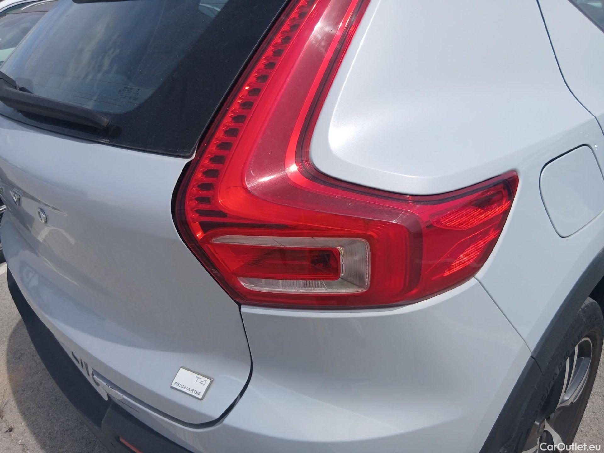  Volvo  XC 40 VOLVO XC40 / 2017 / 5P / todoterreno 1.5 T4 Twin Recharge R-Design Auto #27