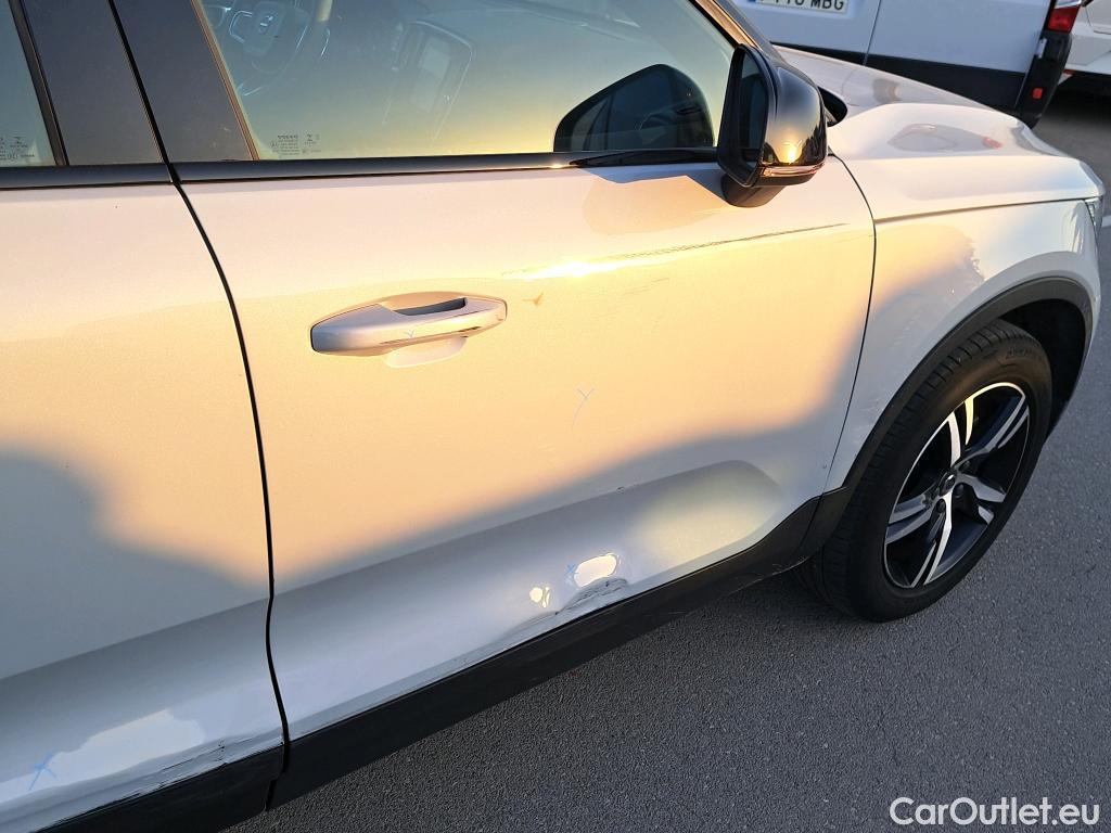  Volvo  XC 40 VOLVO XC40 / 2017 / 5P / todoterreno 1.5 T3 R-Design Auto #3