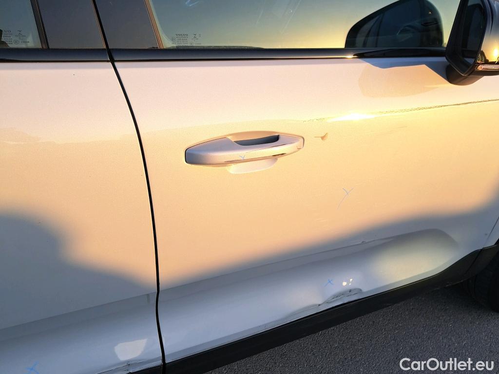  Volvo  XC 40 VOLVO XC40 / 2017 / 5P / todoterreno 1.5 T3 R-Design Auto #29