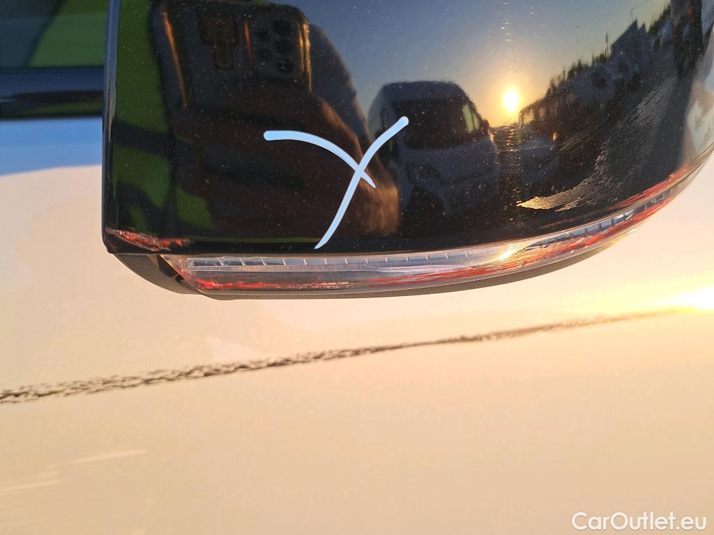  Volvo  XC 40 VOLVO XC40 / 2017 / 5P / todoterreno 1.5 T3 R-Design Auto #26