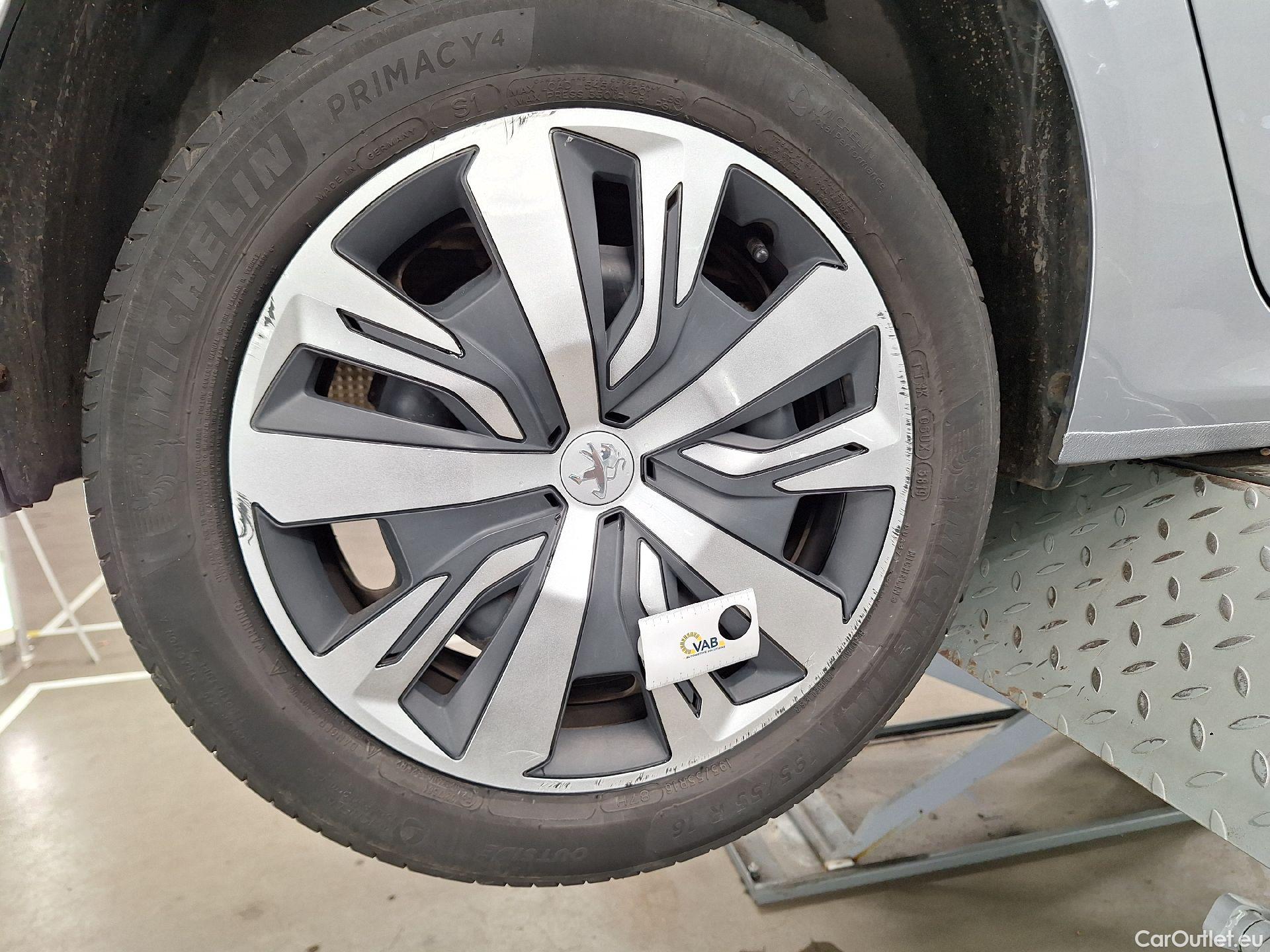  Peugeot  208 Peugeot,  '19, Peugeot  1.2 PureTech 100 MAN6 S&S ?6.3 Active  #58