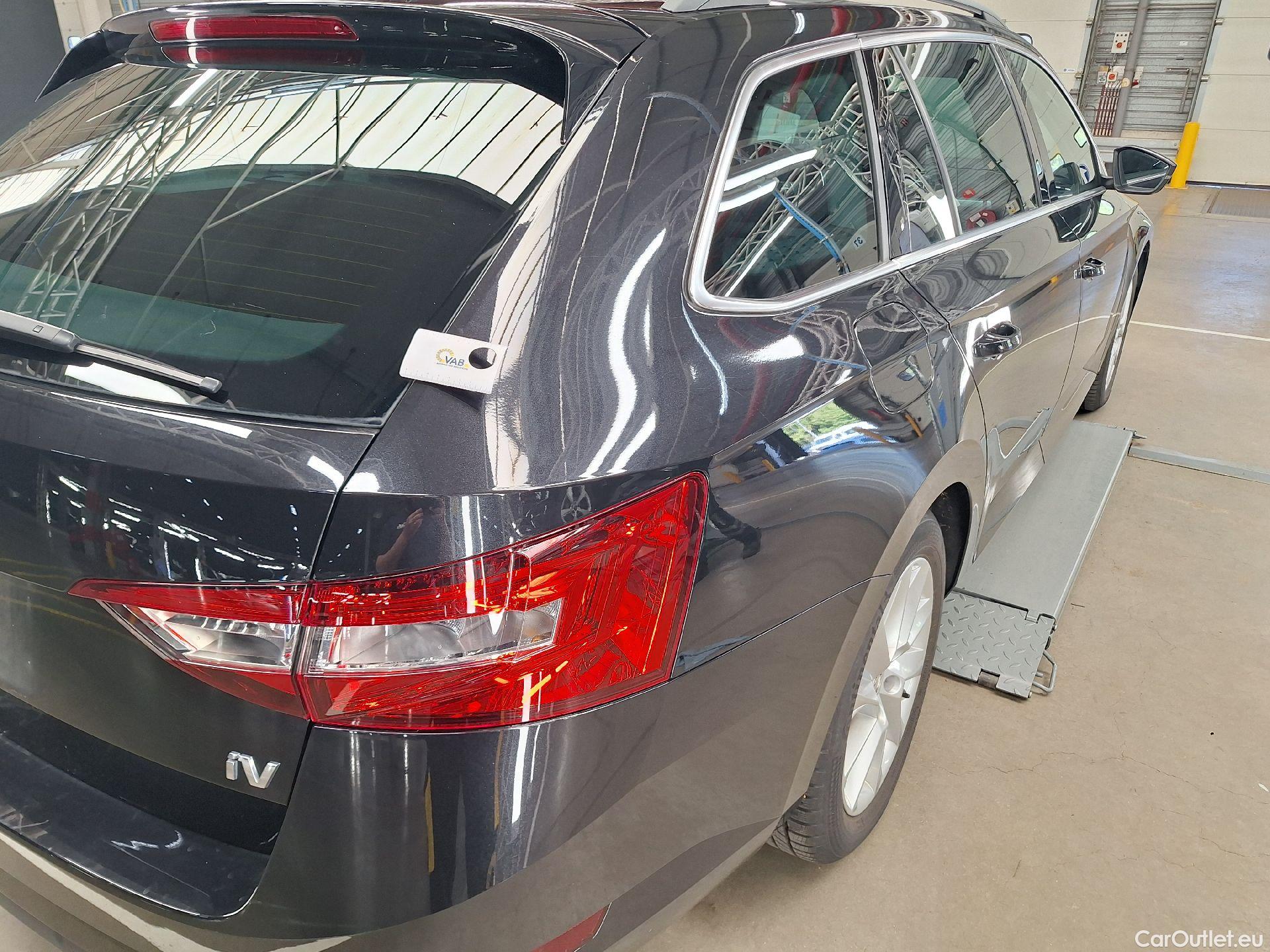  Skoda  Superb Skoda,  C FL'19 PHEV, Skoda  Combi 1.4 TSI iV 160kW DSG6 Clever 5d #13