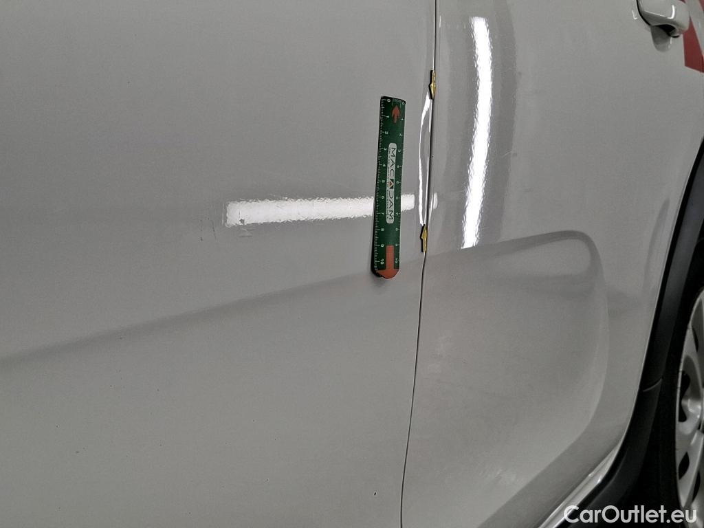  Citroen  C3  Société Feel 1.5 BlueHDI 100CV BVM5 E6dT #6