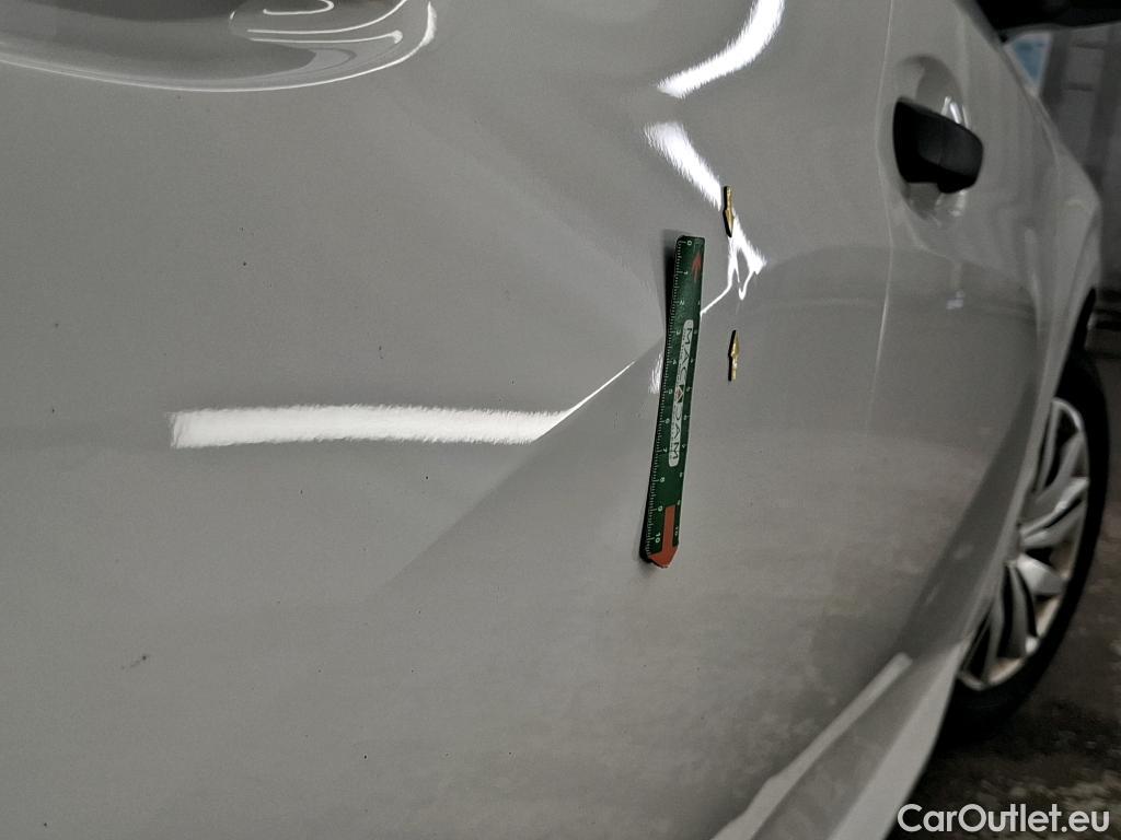  Peugeot  208  Premium 1.5 HDi 100CV BVM6 E6d #17
