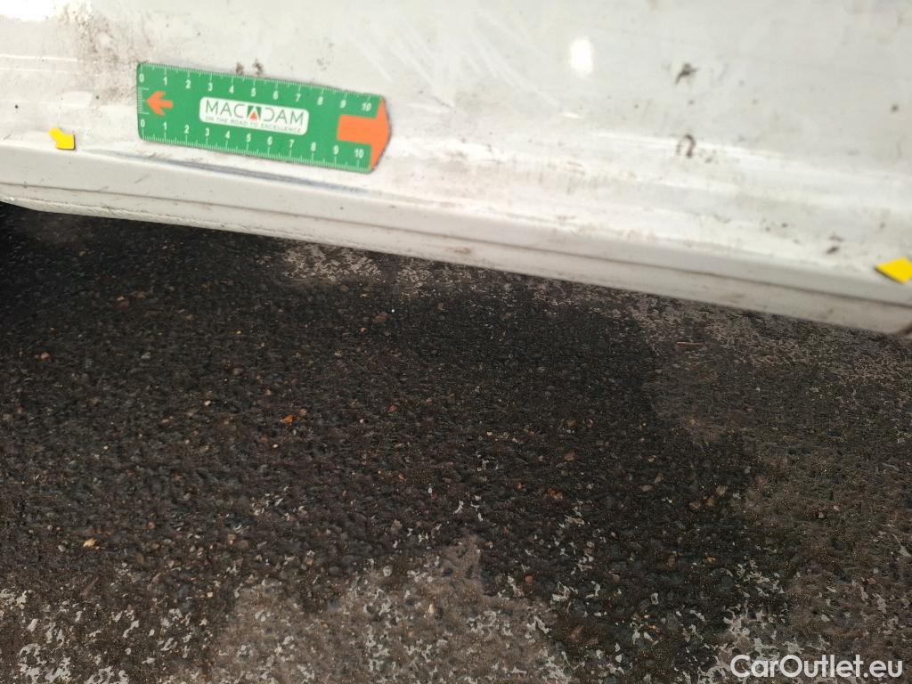  Peugeot  Boxer  Fourgon 330 L1H1 Asphalt BlueHDi 120 Stop&Start 2.2 120CV BVM6 #26