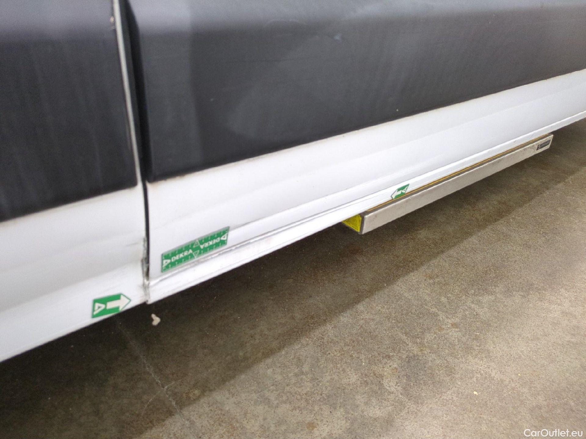  Renault  Master  III Fourgon L2H2 3 5 Grand Confort dCi 130CV BVM6 E6 #11