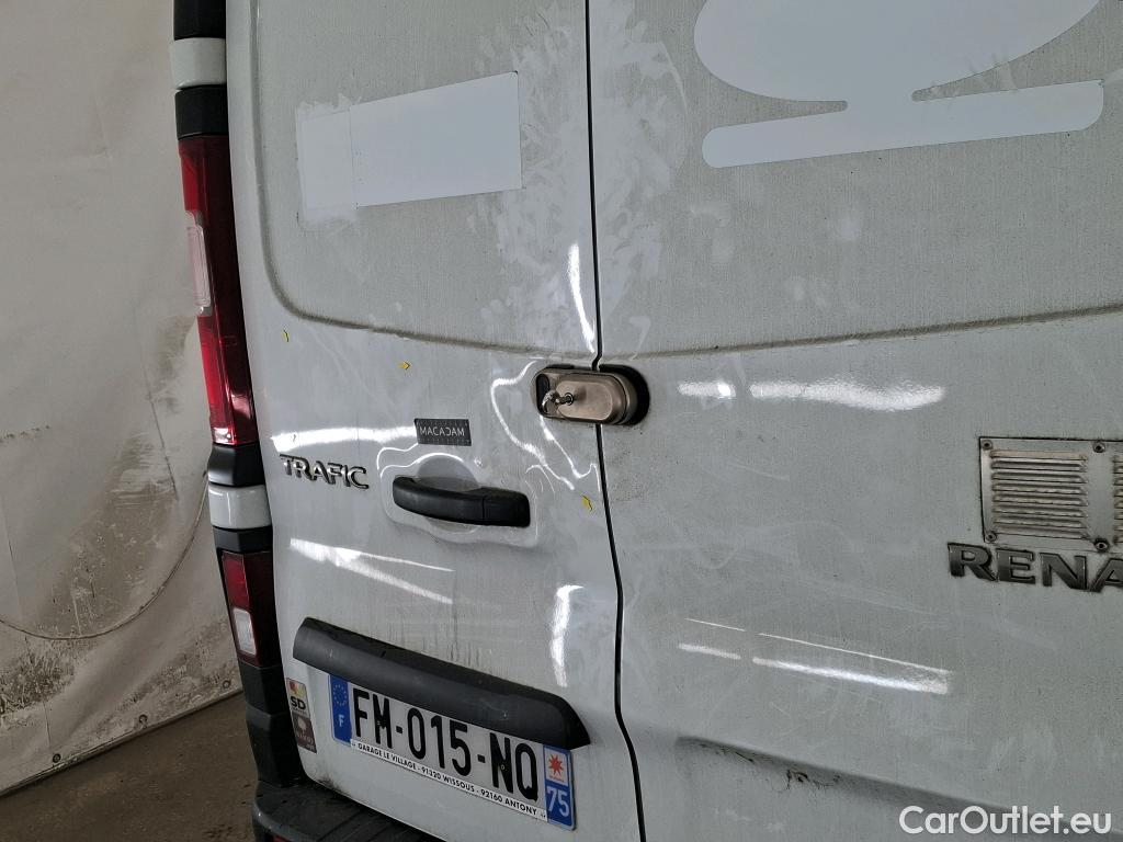  Renault  Trafic RENAULT  / 2019 / 4P / Fourgon tole FG GCF L1H1 1000 dCi 120 #32