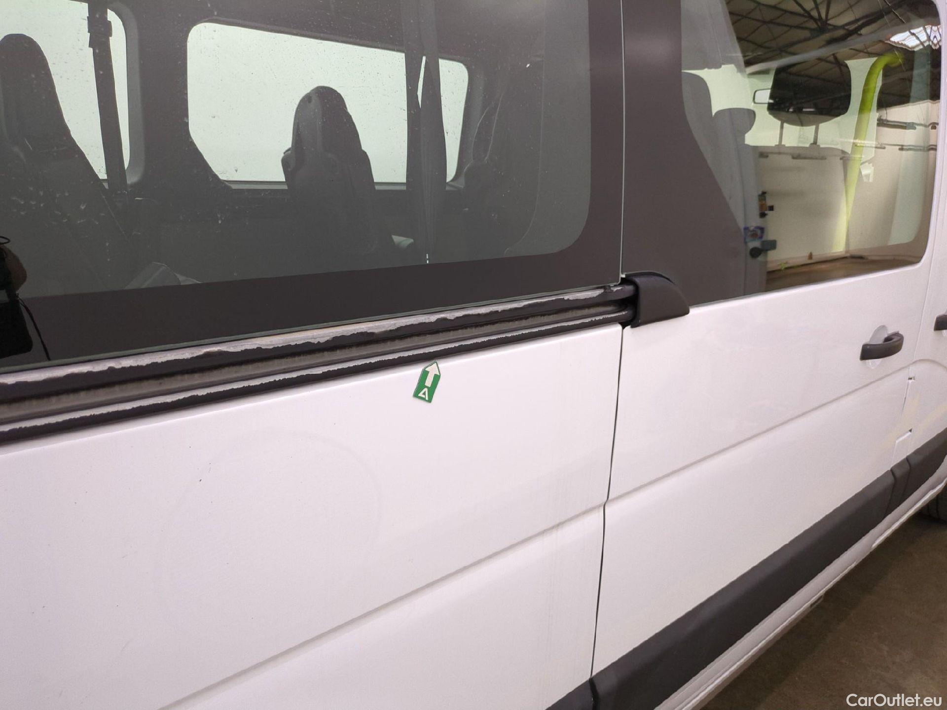 Renault  Master  III Fourgon L2H2 3 5 Grand Confort dCi 130CV BVM6 E6 #17