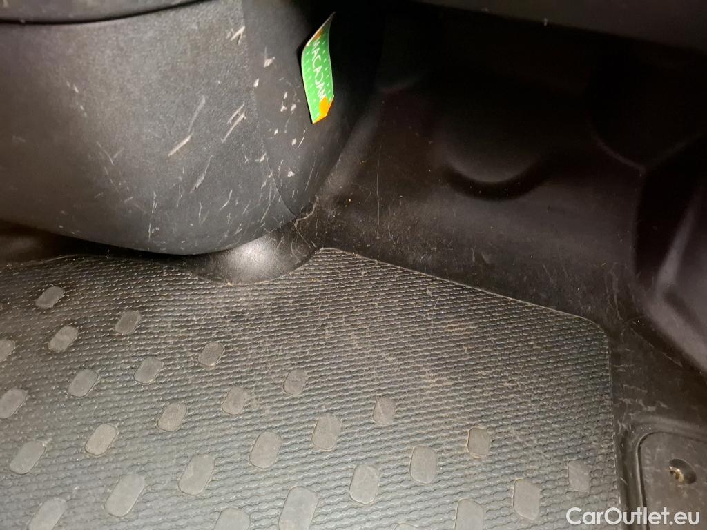  Renault  Trafic RENAULT  / 2019 / 4P / Combi Zen L1 dCi 120 S&S - 8 pl / RAMPE TPMR #3