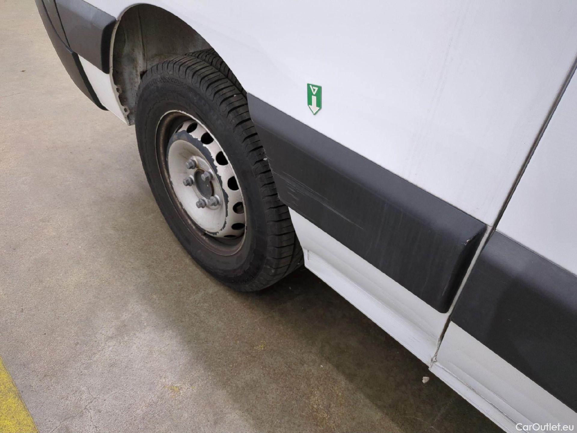  Renault  Master  III Fourgon L2H2 3 5 Grand Confort dCi 130CV BVM6 E6 #16