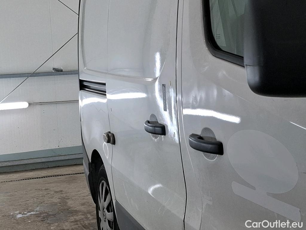  Renault  Trafic RENAULT  / 2019 / 4P / Fourgon tole FG GCF L1H1 1000 dCi 120 #24