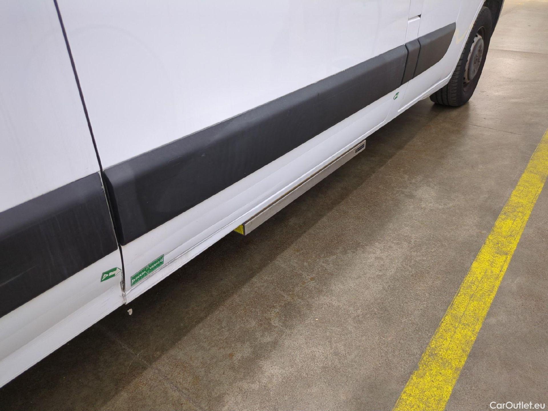  Renault  Master  III Fourgon L2H2 3 5 Grand Confort dCi 130CV BVM6 E6 #14