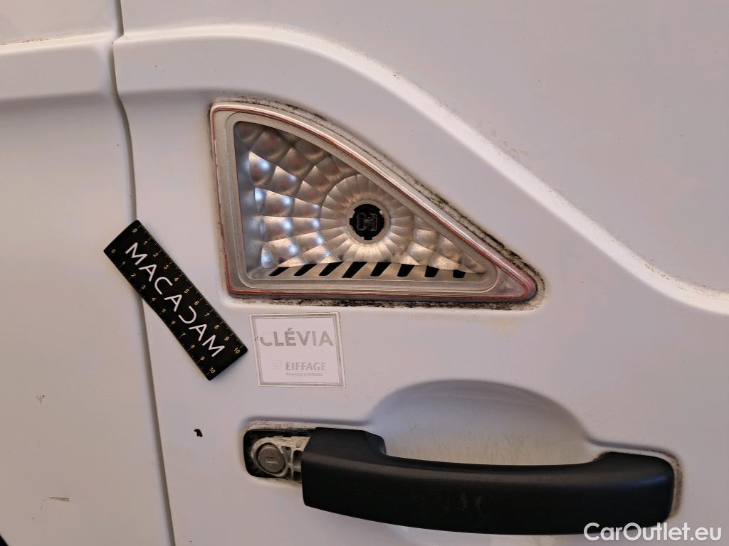  Renault  Master  III Fourgon L2H2 3 5 Grand Confort dCi 135CV BVM6 E6dT #76