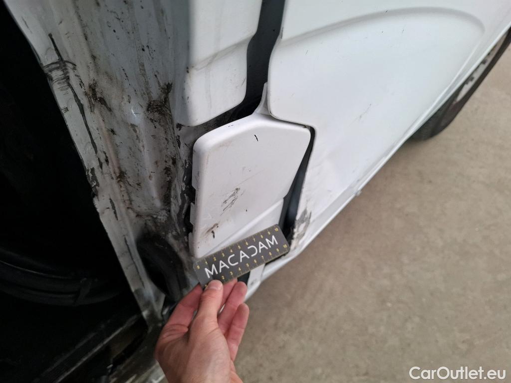  Renault  Master  III Fourgon L2H2 3 5 Grand Confort dCi 130CV BVM6 E6 #82