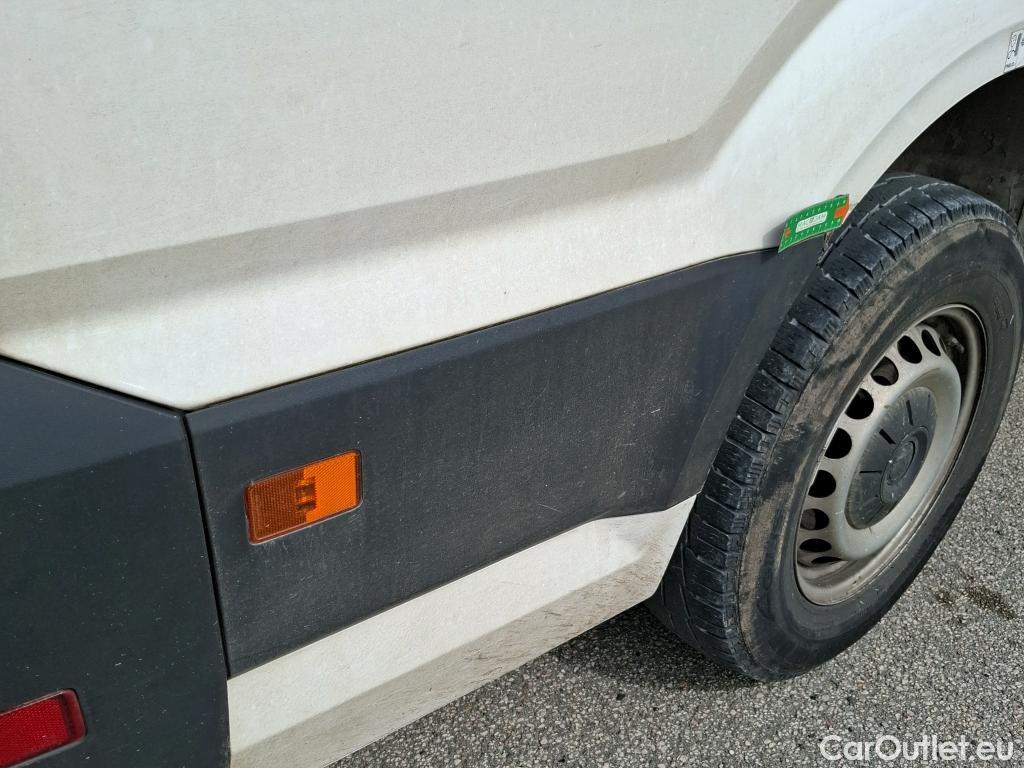  Volkswagen  Crafter  Fourgon Fourgon 35 mittlerer Radstand mit Hochdach FWD 2.0 140CV BVM6 #27