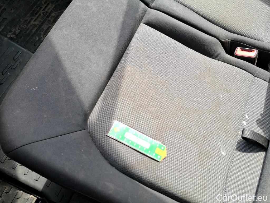  Volkswagen  Crafter  Fourgon Fourgon 35 mittlerer Radstand mit Hochdach FWD 2.0 140CV BVM6 #5