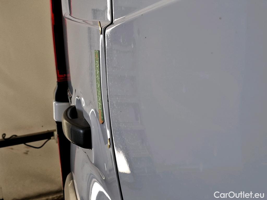  Renault  Trafic RENAULT  VU 4p Fourgon FG GCF L2H1 1300 dCi 120 #19
