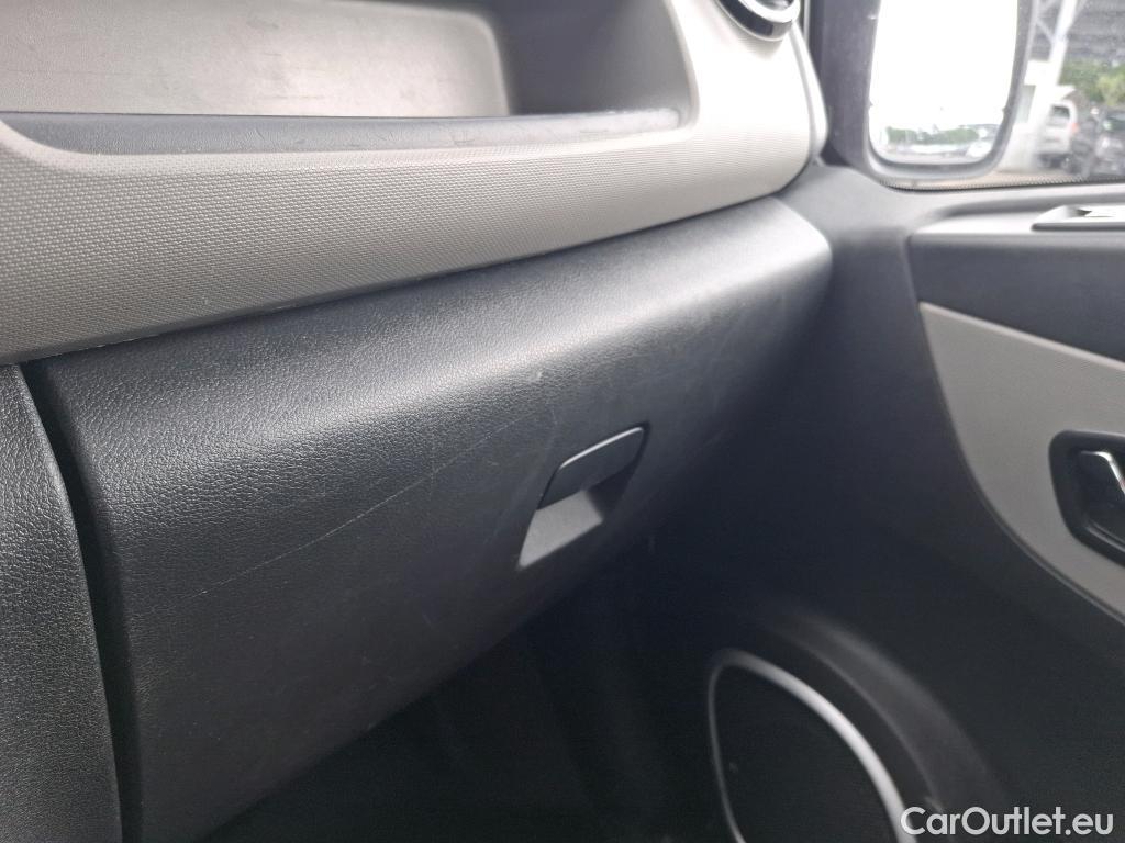  Renault  Trafic RENAULT  VU 4p Fourgon FG GCF L2H1 1300 dCi 120 #37