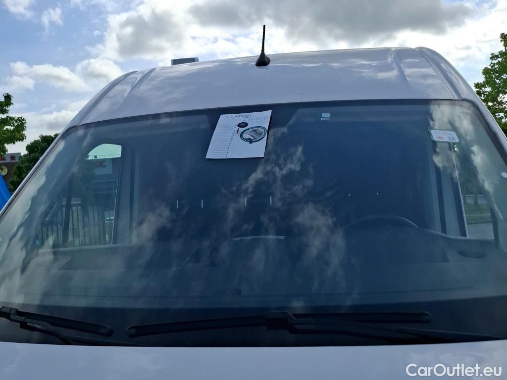  Volkswagen  Crafter  Fourgon Fourgon 35 lang mit Hochdach FWD 2.0 140CV BVM6 #1